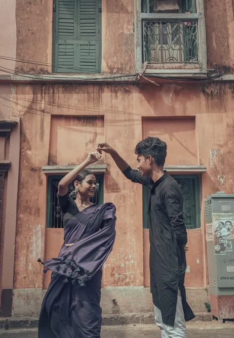 Aesthetic Couple Pictures, Instagram Couples, Indian Couple, Cute Love Photos, Wedding Photoshoot Props, Indian Wedding Couple Photography, Aesthetic Couple, Couple Picture Poses, Love Couple Photo