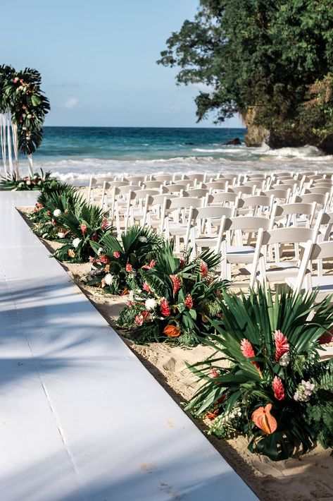 Jamaica Wedding Venues, Wedding In Jamaica, Palm Fan, Tropical Destination Wedding, Wedding On The Beach, Lush Wedding, Mexican Beaches, Jamaica Wedding, Wedding Beach Ceremony