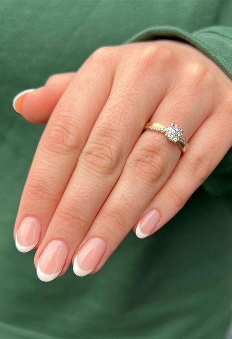 Bridal Nails French Manicure, Oval Shaped French Nails, Easy Bridal Nails, Oval French Manicure Nails, Bride Nails Wedding Oval, Wedding Nails For Bride Oval Shape, Wedding Manicure For Bride Short Nails, French Nail Designs Oval Shape, Bridal Natural Nails