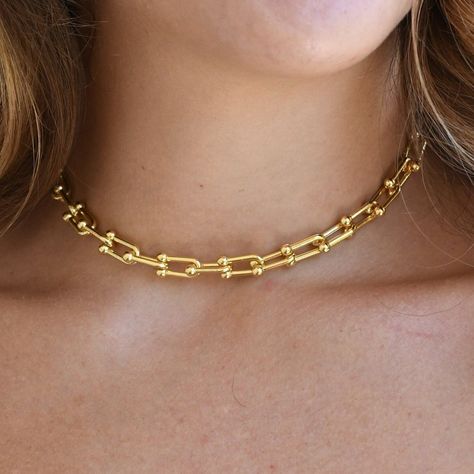 $16 Linked Chain 18k Gold Plated & 45cm Long Tiffany Gold, Jewellery Photo, Lock Earrings, Chic Capsule Wardrobe, Clasp Earrings, Lock Bracelet, Jewellery Photography Inspiration, Ascot Hats, Instagram Jewelry