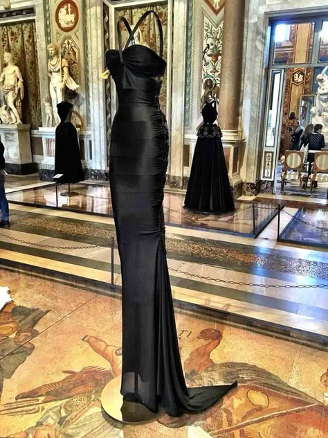 Vintage Alaia Dress, Azzedine Alaia Couture, Azzedine Alaia 90s, Alaia Gown, Alaia Couture, Azzedine Alaia Dress, Vintage Alaia, Borghese Gallery, Look Gatsby