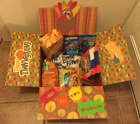 Thankful Basket Ideas, Thanksgiving Care Package, Care Package Decorating, Fall Care Package, Shipping Ideas, Decorated Boxes, Basket Gifts, Care Packages, Diy Gift Box