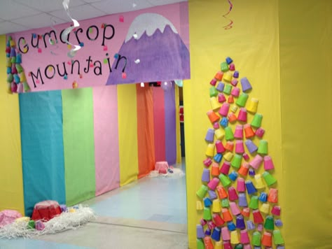 Gumdrop mountain candyland Candy Theme Classroom, Candy Themed Party, Candy Land Birthday Party, Dance Themes, Candy Land Christmas Decorations, Candyland Birthday, Candy Land Christmas Decorations Diy, Candy Land Christmas Decorations Outdoor, Candy Land Christmas Tree