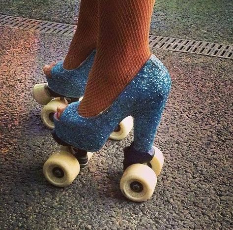 Roller Quad, Funny Shoes, Roller Disco, Bags Online Shopping, Roller Girl, Funky Shoes, Roller Derby, Roller Skate, Shoe Art