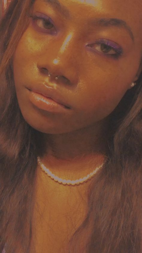 Micro Septum Piercing, Tiny Septum Piercing, Tiny Septum Ring, Small Septum Piercing, Small Septum, Septum Nose Piercing, Pretty Piercings, Nose Types, Y2k Makeup