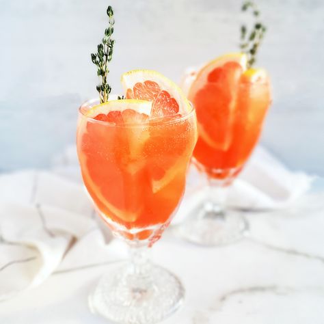 Aperol Spritz Grapefruit, Grapefruit Aperol Spritz, Cocktails Party Ideas, Fun Beverages, Avocado Margarita, Frozen Mango Margarita, Aperol Spritz Recipe, Boat Drinks, Feel Good Foodie