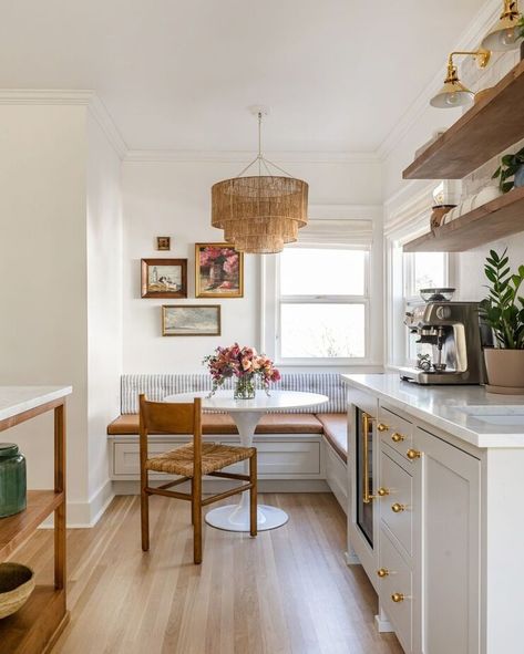 Breakfast Nook In Kitchen, Wooden Floors, Kitchen Nook, Dining Nook, Breakfast Nook, Banquette, My New Room, Decoration Design, Dream Kitchen