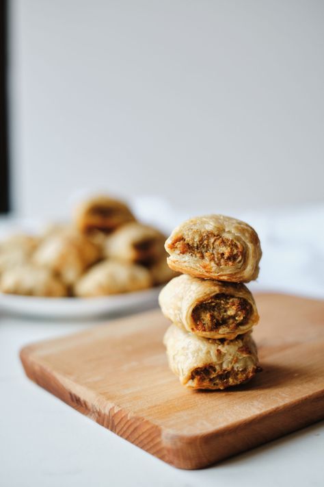 Turkey sausage rolls - Drizzle Me Skinny!Drizzle Me Skinny! Weight Watcher Snacks, Sausage Roll Recipe, Weight Watchers Appetizers, Sausage Rolls Recipe, Puff Pastry Appetizers, Pastry Appetizer, Recipe Builder, Sausage Roll, Weight Watchers Snacks