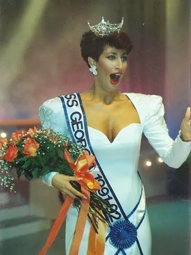 Kim of Queens back in the day! Kim Of Queens, Pageant Pictures, Awesome Words, Miss Georgia, Queens Tiaras, Pageant Girls, King Of Queens, Kim Gravel, Queen Pictures