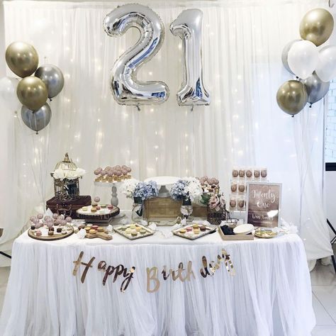 Bday Table Decor Ideas At Home, 21st Birthday Decorations At Home, 21st Birthday Decorations Diy, 21st Birthday Table Decorations, 21st Birthday Diy, 21 Birthday Party Decorations, 21st Party Decorations, 21st Birthday Balloons, Dessert Table Birthday