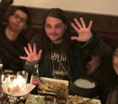 Gerard Way 2016, Gerard Way, Holding Hands