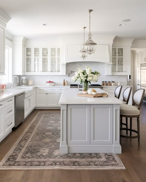 Cafehailee - Uniquely stylish kitchen 🥰🥰 Neutral Traditional Kitchen, Charleston Kitchen Design, Kitchen Remodel Ideas 2024, Southern Kitchen Design, Classic Kitchen Design Luxury, Classic White Kitchen Design, Classic Timeless Kitchen, White Classic Kitchen, 2024 Color Palette