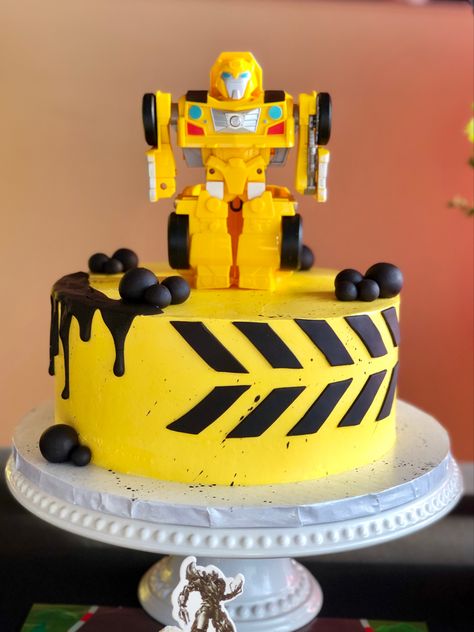 Bumblebee Transformers Cake Transformers Birthday Cake Diy, Simple Transformers Cake, Transformers Birthday Cake Bumble Bee, Bumble Bee Transformer Cake Ideas, Transformers Bumblebee Birthday, Transformers Cake Bumblebee, Bumble Bee Cake Transformers, Bumble Bee Transformers Birthday Party, Transformer Cakes For Boys