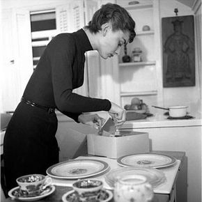 Audrey Hepburn Diet, Audrey Hepburn Born, Aubrey Hepburn, Audrey Hepburn Photos, Audrey Hepburn Style, Hepburn Style, Golden Age Of Hollywood, Audrey Hepburn, Classic Hollywood