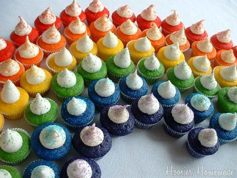 20 easy birthday cakes that anyone can decorate - It's Always Autumn Easy Birthday Cake Decorating, Easy Birthday Cakes, Rainbow Food Ideas, Rainbow Cupcakes Recipe, Easy Birthday Cake, Rainbow Chocolate, Rainbow Snacks, Jello Flavors, Rainbow Treats