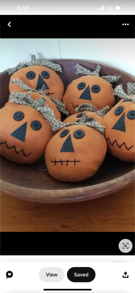 Pumpkin Bowl, Pumpkin Bowls, Primitive Pumpkin, Halloween Sewing, Fall Sewing, Exterior Design Ideas, Primitive Halloween, Halloween Quilts, Fall Halloween Crafts