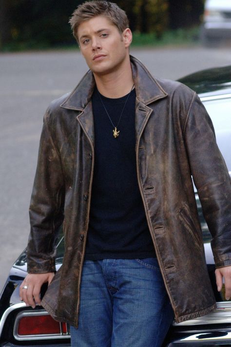 Dean Winchester Car Guy Halloween Costume, Dress Like Dean Winchester, Jensen Ackles Fashion, Dean Winchester Outfits Men, Dean Winchester Jacket, How To Dress Like Dean Winchester, Dean Winchester Halloween Costume, Dean Winchester Leather Jacket, Dean Winchester Clothes