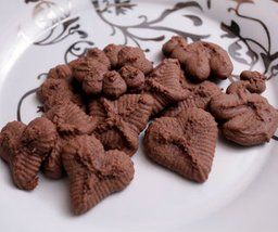 World's FASTEST Chocolate Cookie: 6 Steps (with Pictures) Chocolate Spritz Cookies, Cookie Press Recipes, Spritz Cookie, Spritz Cookie Recipe, Spritz Cookies, Cookie Press, Chocolate Cookie Recipes, I Love Chocolate, Xmas Cookies