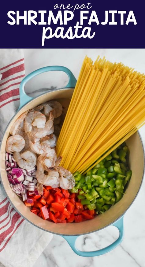 If you are looking for an amazing easy dinner, look no further than this tasty One Pot Shrimp Fajita Pasta! One Pot Shrimp, Wheat Pasta Recipes, Fajita Seasoning Recipe, Fajita Pasta, Pasta With Shrimp, Pasta Shrimp, Potted Shrimp, Homemade Fajita Seasoning, One Pot Pasta Recipes