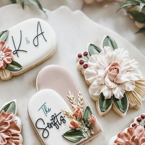 Wedding Cake & Cookie Designer on Instagram: "For Kiersten & Austin 🥂 A touch of boho, plus a mix of summer & fall vibes for their wedding last weekend at @lakeviewfarmsevents 🤍" Boho Wedding Cookies Ideas, Fall Wedding Sugar Cookies, Boho Wedding Cookies Decorated, Wedding Cookies Decorated Boho, Boho Wedding Cookies, Fall Wedding Cookies, Boho Engagement Cookies Decorated, Wedding Cookies Decorated, Cookies Decoration