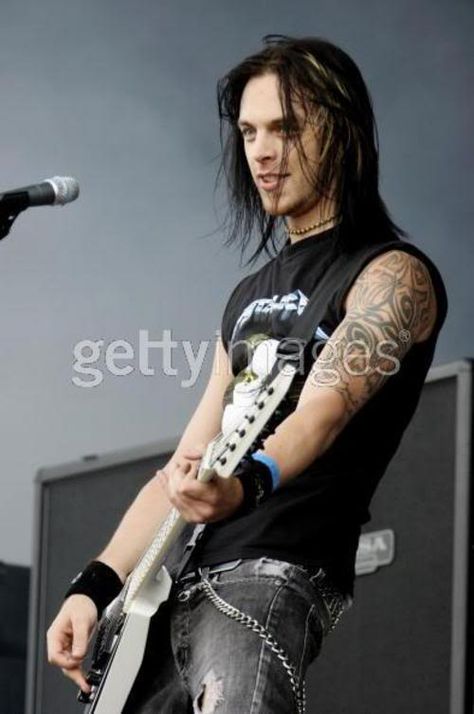 Matt Tuck...Hot British Metal singer....yeah Bullet for My Valentine! Matthew Tuck, Matt Tuck, Metal Men, Download Festival, Metal Boy, Hard Rock Music, Winter Sunrise, Bullet For My Valentine, Gothic Metal