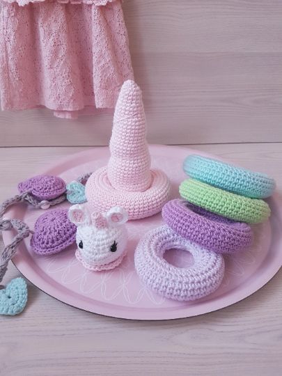 FREE crochet pattern – Baby Stacking toy | Swecraftcorner Baby Stacking Toys, Amigurumi Easy, Amigurumi Projects, Crochet Fun, Crochet Baby Toys, Crochet Unicorn, Toy Baby, Stacking Toys, Toy Pattern