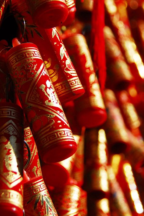 Chinese New Year Aesthetic, Lunar New Year Aesthetic, Chinese New Year Decor, Chinese New Year Parade, Photography Gcse, Autumn Photos, Chinese Lunar New Year, Dark Red Wallpaper, Chinese Aesthetic