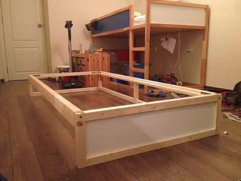 IKEA KURA Double Bunk Bed + Extra hidden bed (Sleeps 3!) - IKEA Hackers Ikea Kura Bed Hack Trundle, Ikea Kura Trundle Hack, How To Raise Ikea Kura Bed, Kura Cama Ikea, Ikea Hack Lit, Cama Ikea Kura, Bunk Bed Hacks, Kura Bed Hack, Ikea Bunk Bed