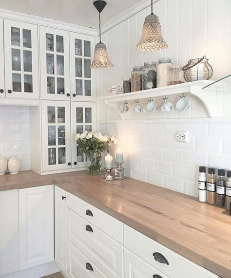 Cottage Kitchens, Ikea Kitchen, Cottage Kitchen, Counter Tops, Country Kitchen, Home Fashion, Home Decor Kitchen, Kitchen Flooring, Kitchen Room