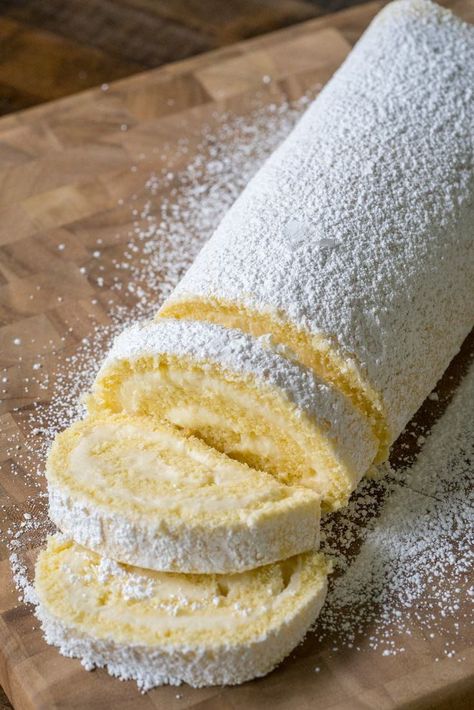 Roll Up Cakes, Cake Roll Filling Recipes, Lemon Swiss Roll, Lemon Roll, Jelly Roll Cake, Swiss Roll Cakes, Swiss Rolls, Roll Cakes, Swiss Roll Cake