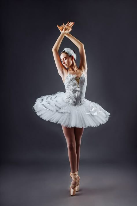 Ballerina Photo, Ballerina Images, Ballet Photoshoot, Ballerina Photography, Full Body Reference, Ballerina Poses, Ballerina Christmas, Dancing Poses, Professional Ballerina