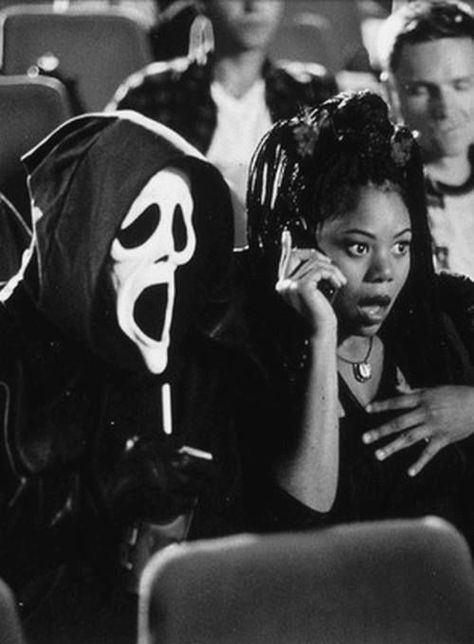 Regina Hall Scary Movie, Scary Movie 1, Halloween Witch Theme, Brenda Meeks, Pink Lamborghini, Alabama Barker, Regina Hall, Leni Klum, Humor Inappropriate