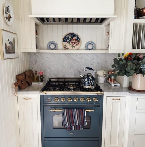 Green And Pink Bathroom, Coastal Cottage Kitchen, Big Bouquet, Vintage Crock, Parsons Dining Chairs, Charming Kitchen, Spring Decorating, Tiny Cottage, Dining Nook