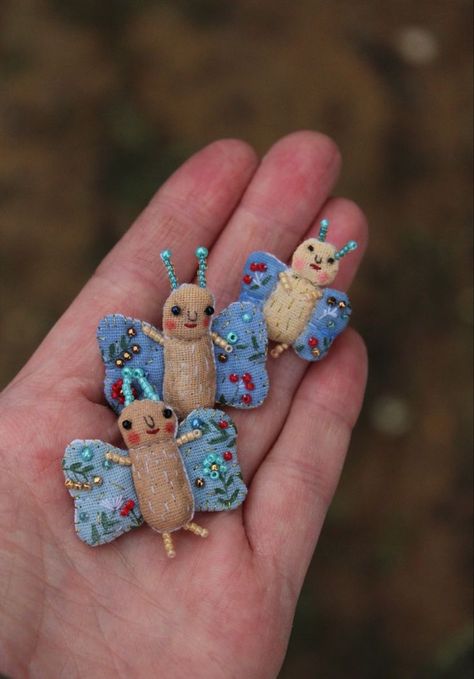 Cute Sewing Projects, Fabric Brooch, Taffy, Crafty Craft, Soft Sculpture, Instagram Page, Embroidery Inspiration, Thrift Shopping, Embroidery And Stitching