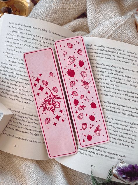 Tea Cup Bookmark, Cottage Core Bookmark, Bookmark Graphic Design, Cute Bookmark Designs, Bookmark Doodles, Home Made Bookmarks, Book Mark Designs, Scrapbook Bookmarks, Book Mark Design