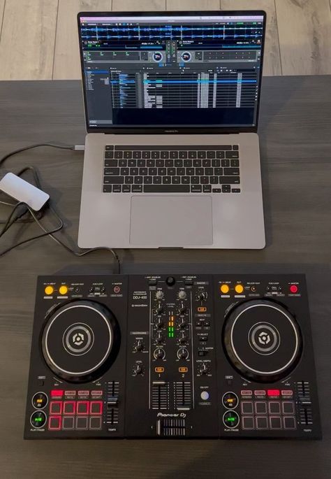 Dj Table Aesthetic, Dj Decks Dj Setup, Pioneer Dj Decks, Dj Lifestyle, Music Studio Aesthetic, Dj Board, Dj Decks, Dj Table, Job Motivation