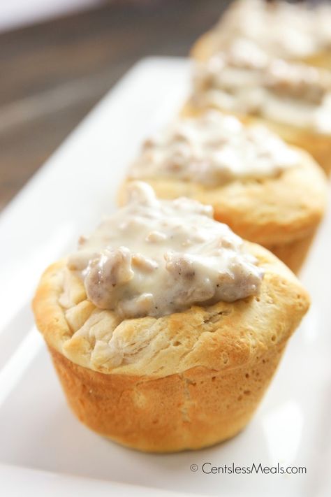 Biscuit And Gravy Appetizers, Biscuits And Gravy Bites, Biscuit Gravy, Biscuit And Gravy, Homemade Sausage Gravy, Biscuit Cups, Biscuits Gravy, Flaky Biscuits, Breakfast Bites