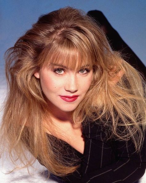 Christina Applegate 90s, Happy 52nd Birthday, Kelly Bundy, 52nd Birthday, 2000s Girl, Heather Locklear, Wonder Woman Movie, Christina Applegate, Married With Children