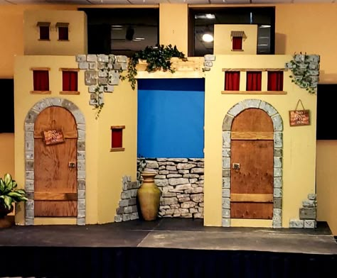 Desert Backdrop Diy, Bethlehem Christmas Scene, Bethlehem Stage Design, Nativity Props Diy, Nativity Stage Set, Christmas Play Set Design, Bethlehem Inn Stage Prop, Nativity Stage Design, Nativity Play Set Design