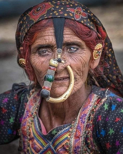 creanavt Tribes Of India, Tribes In India, Congratulations Photos, Large Nose, Interesting Portraits, Jewelry Piercing, Pics For Dp, Beauty Face Women, Black Rope