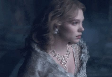 léa seydoux gif Character Inspiration Gif, Léa Seydoux Beauty And The Beast, Lea Seydoux Gif, Targaryen Face Claim, Rhaena Targaryen, Roi Arthur, Beauty And The Beast Movie, A Dance With Dragons, Medieval Woman