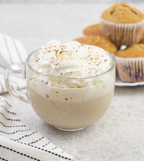 White Chocolate Latte White Chocolate Coffee Creamer, White Chocolate Coffee, White Chocolate Latte, Homemade White Chocolate Mocha, Chocolate Latte Recipe, Eggnog Latte Recipe, Toasted White Chocolate Mocha, Eggnog Latte, Specialty Coffee Drinks