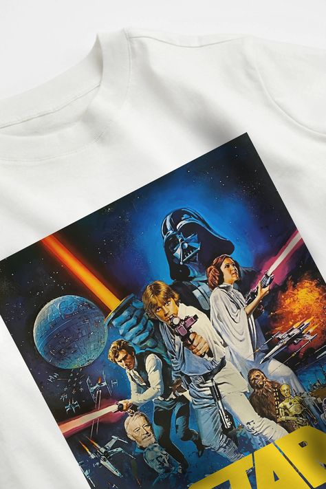 his unisex vintage graphic tee shirt inspired by the Star Wars movie makes a perfect aesthetic graphic tee and movie tshirt for movie lovers. This movie shirt has a retro style and a 90s shirt aesthetic which makes it pairable with any of your favorite clothing items. Tee Shirts Aesthetic, Star Wars Aesthetic, Aesthetic Vintage Outfits, Concert Outfit Rock, Graphic Tee Outfit, Star Wars Shirt, Shirts Aesthetic, Superhero Shirt, Perfect Aesthetic