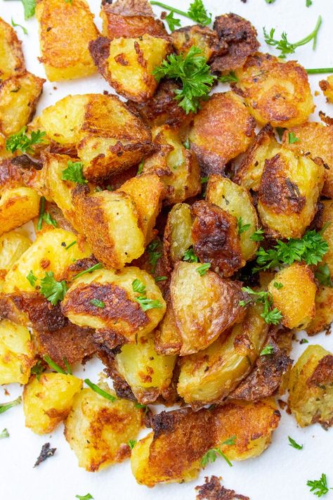 Potato Recipes Oven, Roasted Yellow Potatoes, Crispy Potatoes In Oven, Crispy Oven Roasted Potatoes, Potatoes In Oven, Oven Roasted Potatoes, Roasted Potato Recipes, Two Step, Crispy Potatoes