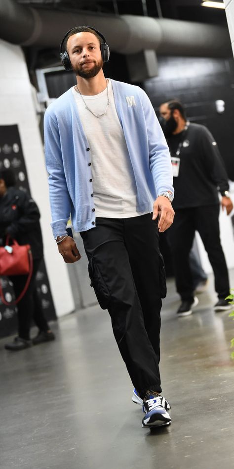 Ade Dehye Nba Pregame Outfits, Stephen Curry Outfit, League Fits, Black Men Casual Style, Basketball Outfit, Seth Curry, Basketball Life, Black Designers, Stephen Curry Basketball