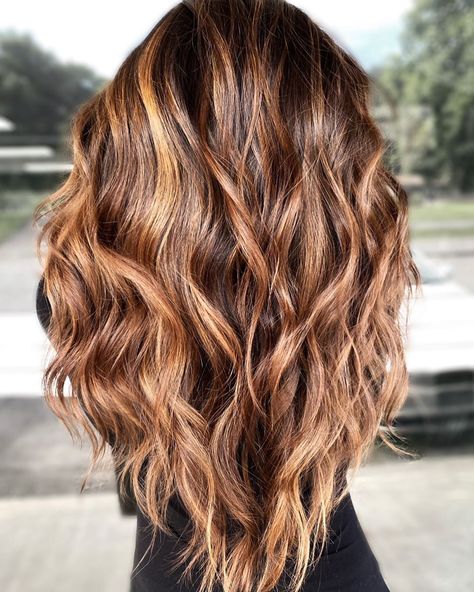 Long Layered Caramel Balayage Hair Cute Layered Hairstyles, Trendy Layered Hairstyles, New Long Hairstyles, Haircuts For Long Hair With Layers, Cute Quick Hairstyles, Layered Hairstyles, Long Layered Haircuts, Curly Bob Hairstyles, Long Layered Hair