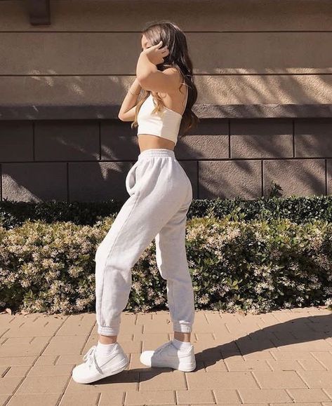 Outfits Con Pans, Women Inspiration, Sweatpants Outfit, Cute Lazy Outfits, Lazy Outfits, Chill Outfits, Cute Comfy Outfits, Teenager Outfits, Mode Inspo