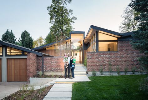 Mid Century Re-Modern - HMH Architecture + Interiors - Boulder, CO Carriage Style Garage Doors, Mid Century Modern Exterior, Mid Century Exterior, Brick Siding, Front Courtyard, Mid Century Modern House, Exterior Brick, Modern Exterior, Facade House