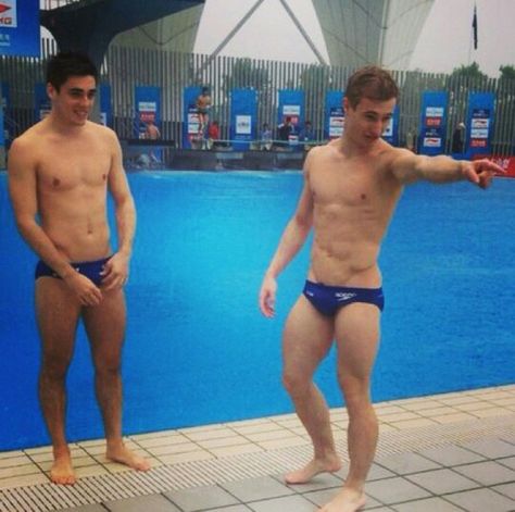 Chris Mears & Jack Laugher Jack Laugher, Chris Mears, Tom Daley, Girl Running, Man Photo, Sport Man, In The Rain, Male Body, The Rain