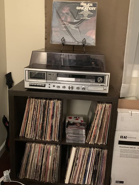 Building my vinyl collection one purchase at a time. Vinyl Community stand up. Aesthetic Vinyl Collection, Vinyl Collection Room, Vinyl Set Up, Vinyl Setup Ideas, Vinyl Collection Aesthetic, Vinyl Storage Ideas, Bed Cinema, Vinyl Setup, Vinyl Area